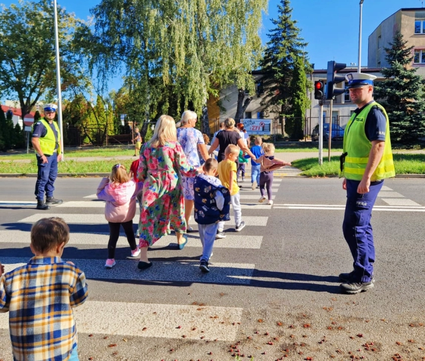 Bezpieczna droga do szkoły z radomszczańskimi policjantami