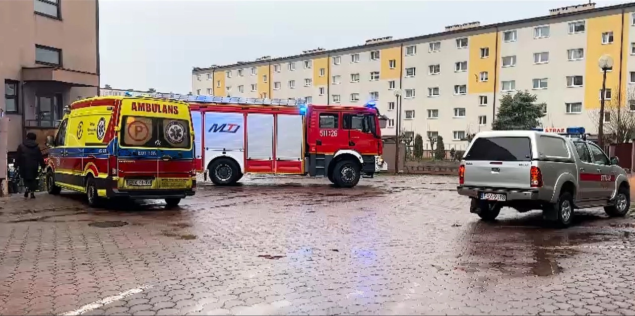 [WIDEO] Zadymienie w budynku na Piastowskiej w Radomsku