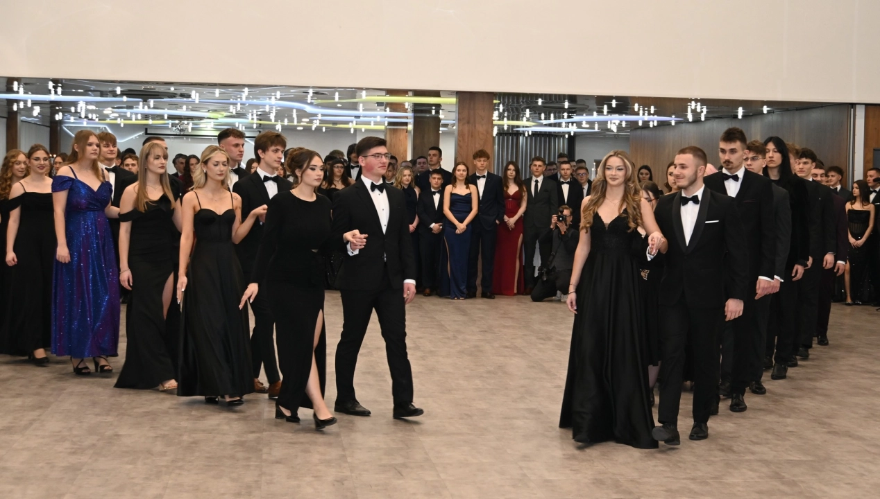 100 dni do matury. Studniówka ZSE-E w Radomsku