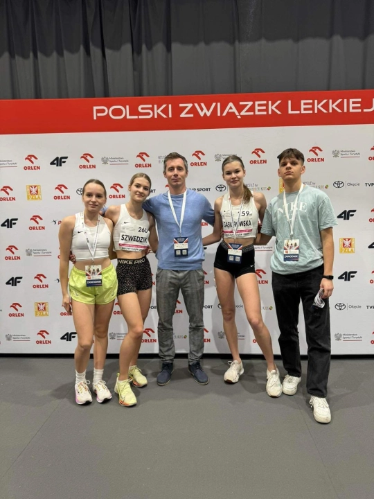 Start zawodniczek z Athletics Team Radomsko w Halowych Mistrzostwach Polski