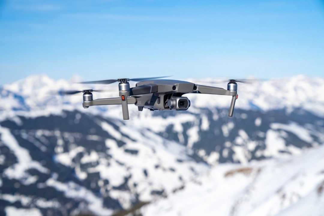 Jak drony z kamerami zmieniają produkcję filmową i telewizyjną