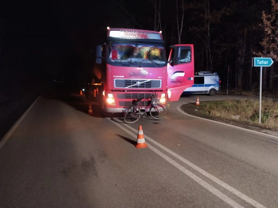 Pow. bełchatowski: 49-letnia rowerzystka zginęła pod kołami ciężarówki