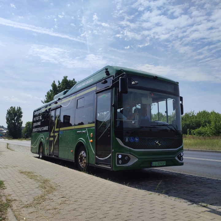 Nowy autobus na ulicach Radomska. To w ramach testu