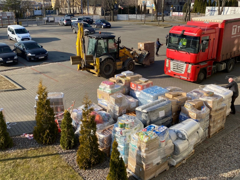 Starostwo w Radomsku przygotowuje kolejny transport darów. Co jest potrzebne?