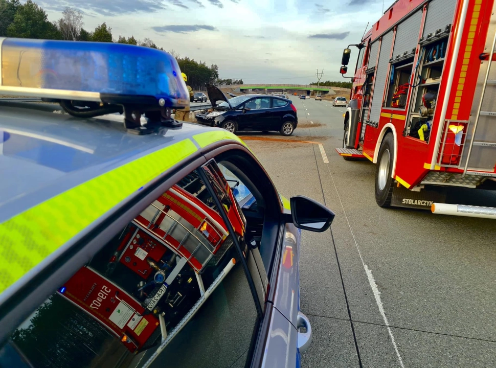 Utrudnienia na A1 w stronę Łodzi po wypadku dwóch samochodów