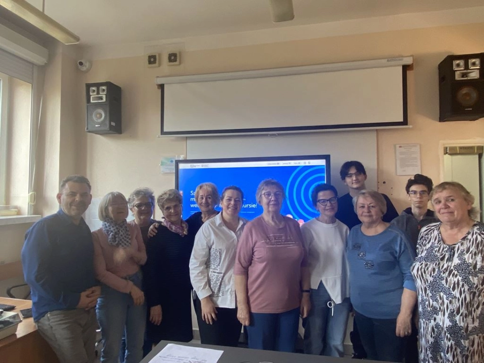 Jak chronić się przed zagrożeniami w sieci? Warsztaty dla seniorów w ZSE-E w Radomsku