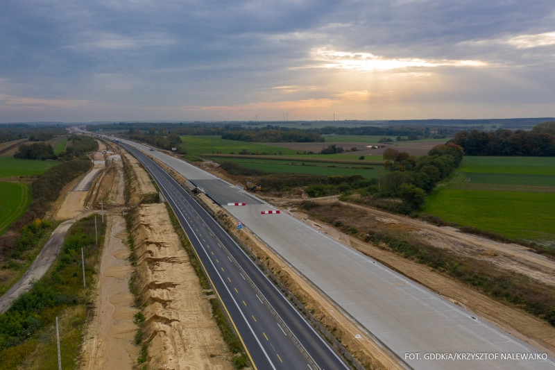 Nowy odcinek A1 w pobliżu Radomska już służy kierowcom