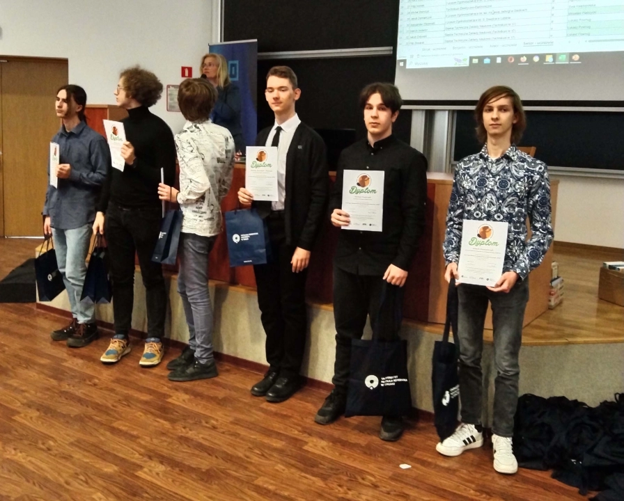 Programiści z Elektryka laureatami Międzynarodowego Konkursu Informatycznego „Bóbr”