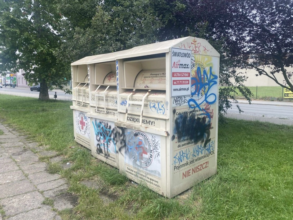 Radni zajęli się problemem kontenerów na odzież używaną