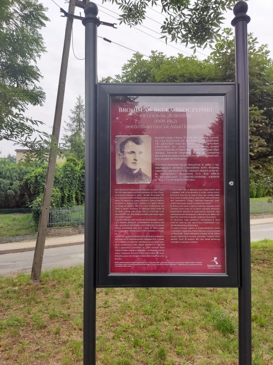 Na ul. Skoczyńskiego w Radomsku zamontowano tablicę poświęconą patronowi ulicy
