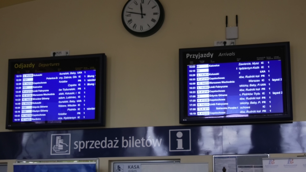 Co z kasami biletowymi na dworcu kolejowym w Radomsku?