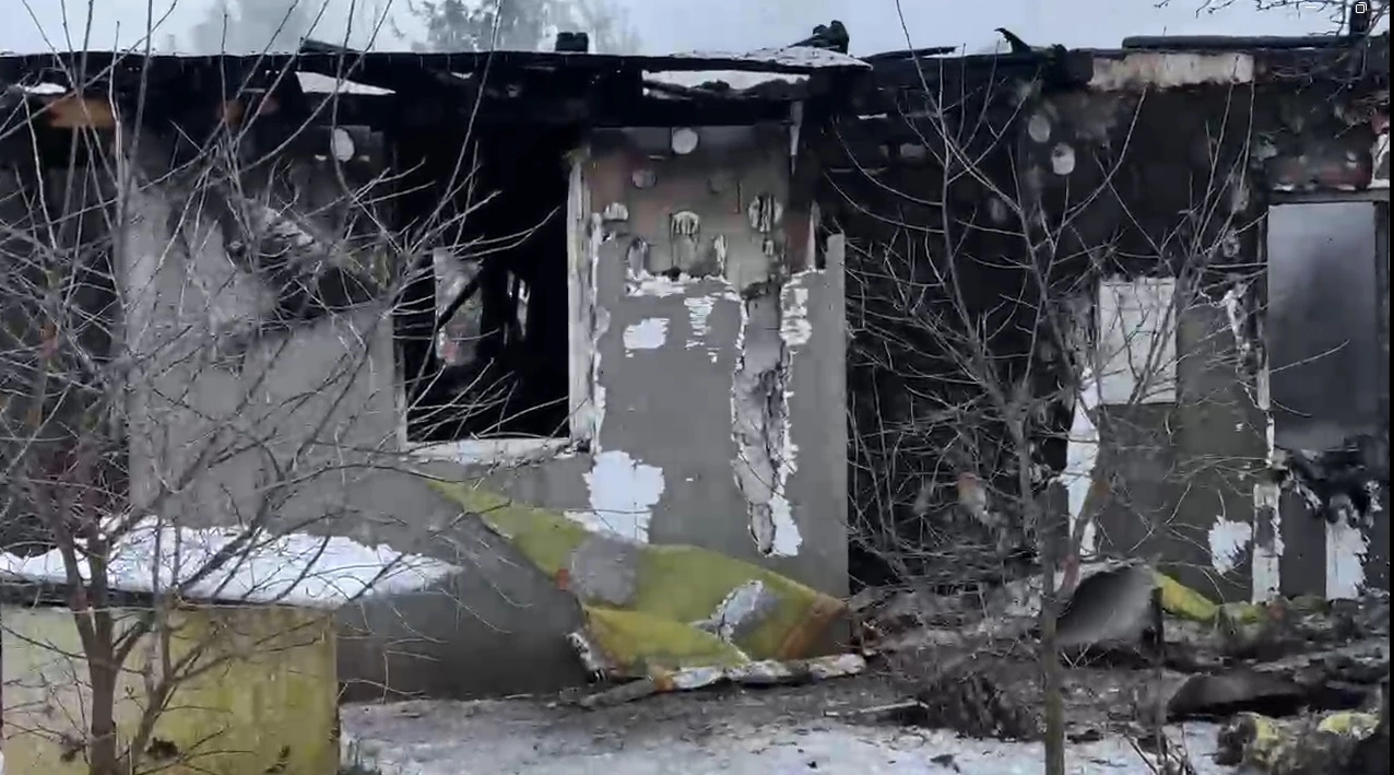 [WIDEO] Doszczętnie spłonął drewniany dom w Biestrzykowie Wielkim