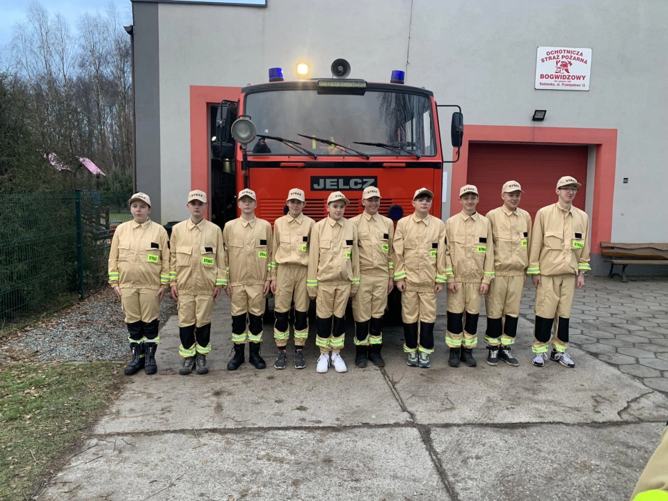 Specjalistyczne Ubrania Dla OSP Bogwidzowy - Radomsko24.pl