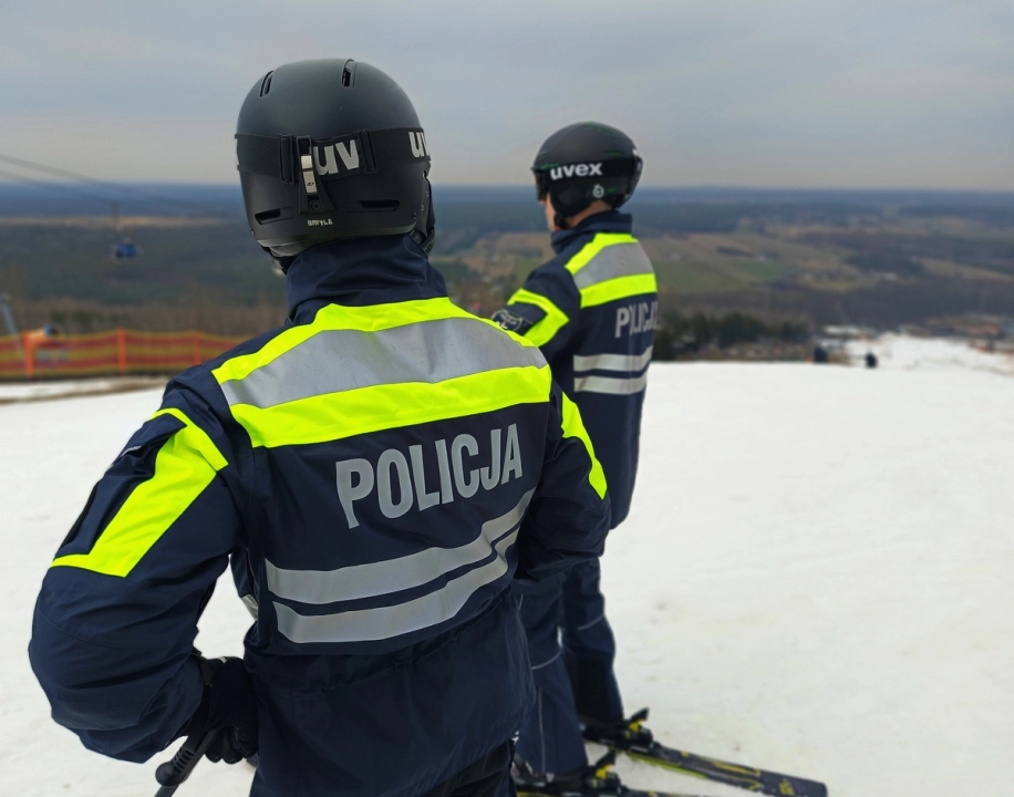 Rozpoczęto policyjne patrole narciarskie na Górze Kamieńskiej