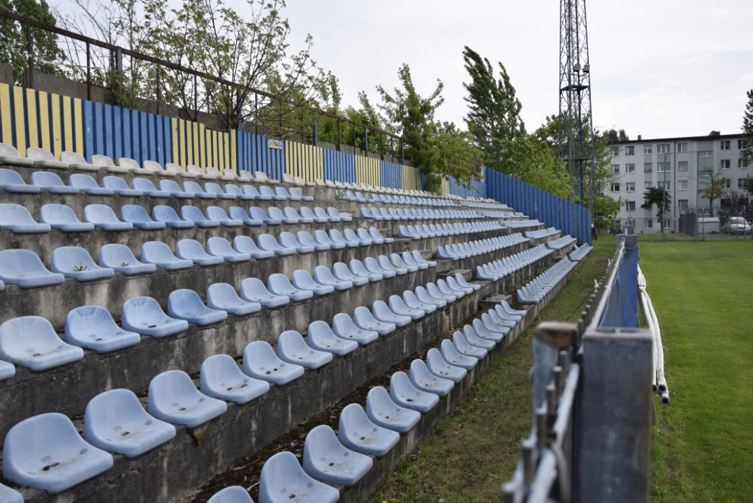 Tymczasowa trybuna na stadionie miejskim w Radomsku na 300 miejsc