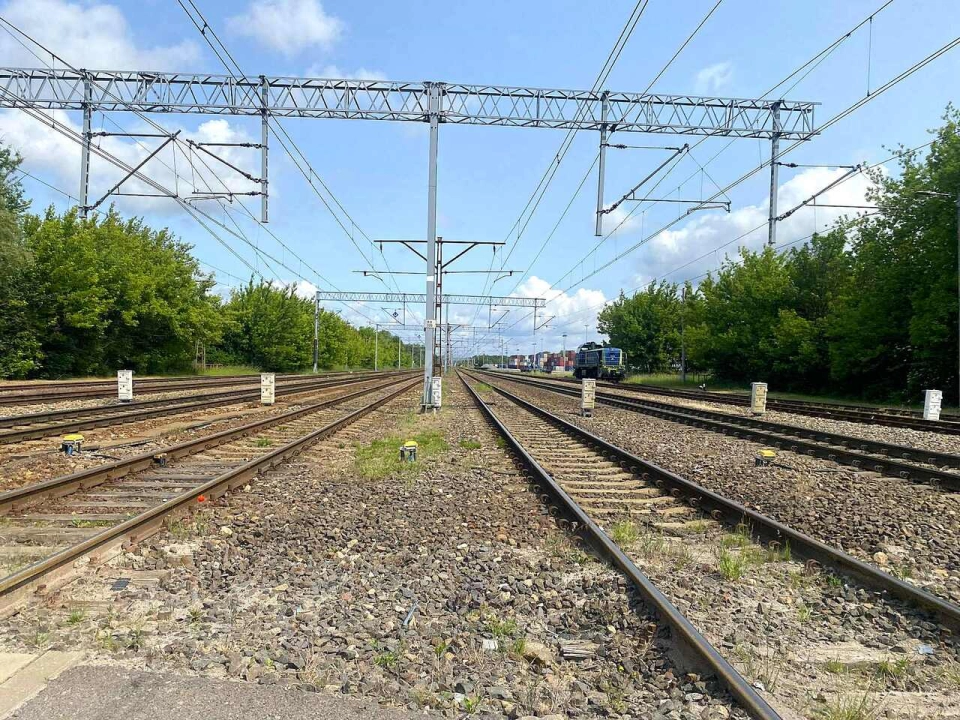 „Wiedenka” dla szybszych pociągów. PKP PLK dostosowuje perony do prędkości 160 km/h