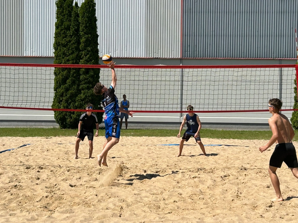 Plażowy sprawdzian młodych siatkarzy z Radomska
