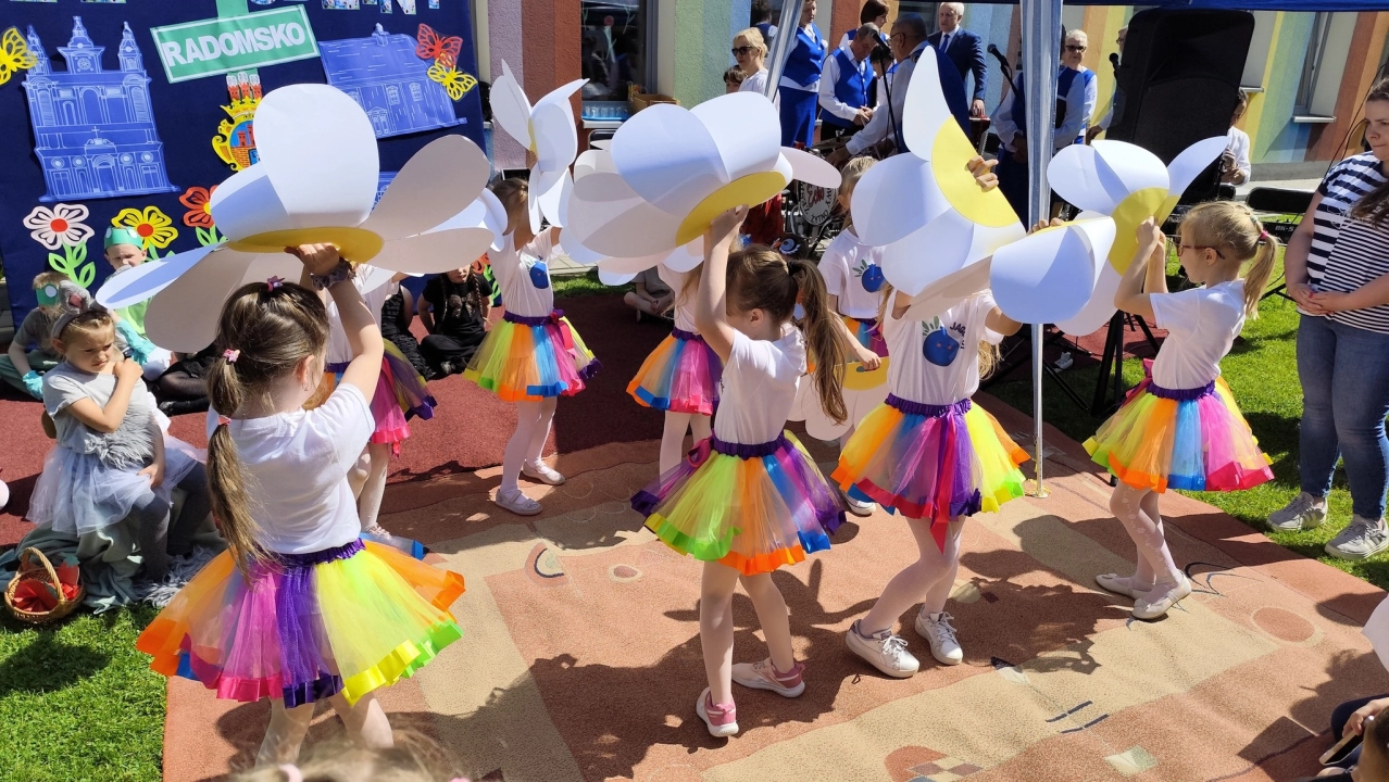 Rodzinny piknik z okazji Dnia Dziecka w przedszkolu nr 9