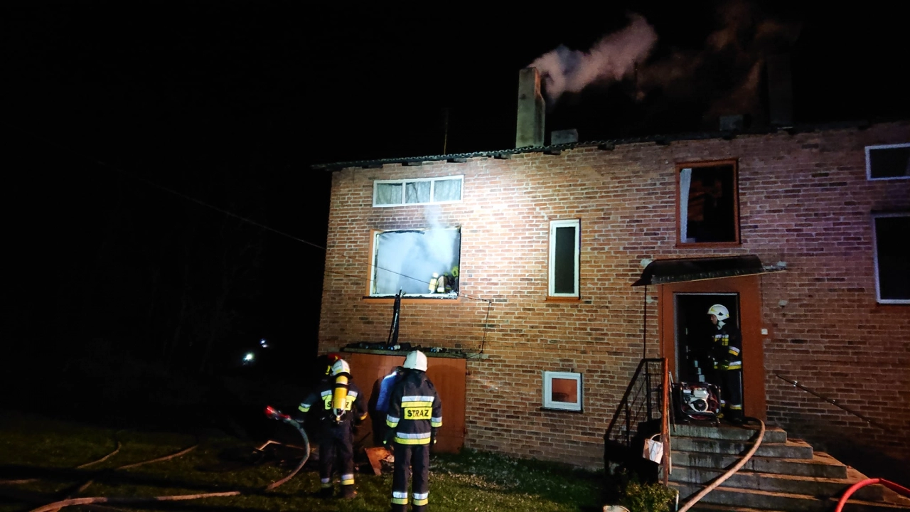 Pożar domu w Woli Blakowej. Czujka dymu uratowała mieszkańcom życie