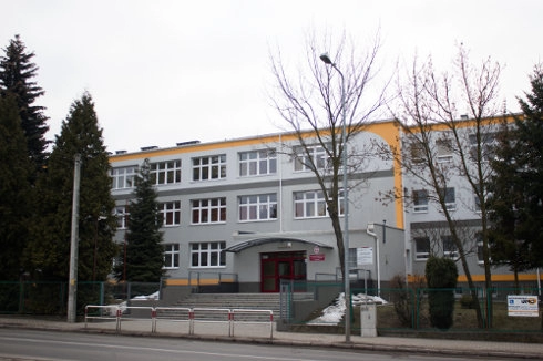 W 4 powiatowych szkołach w Radomsku ogłoszono konkursy na stanowiska dyrektorów