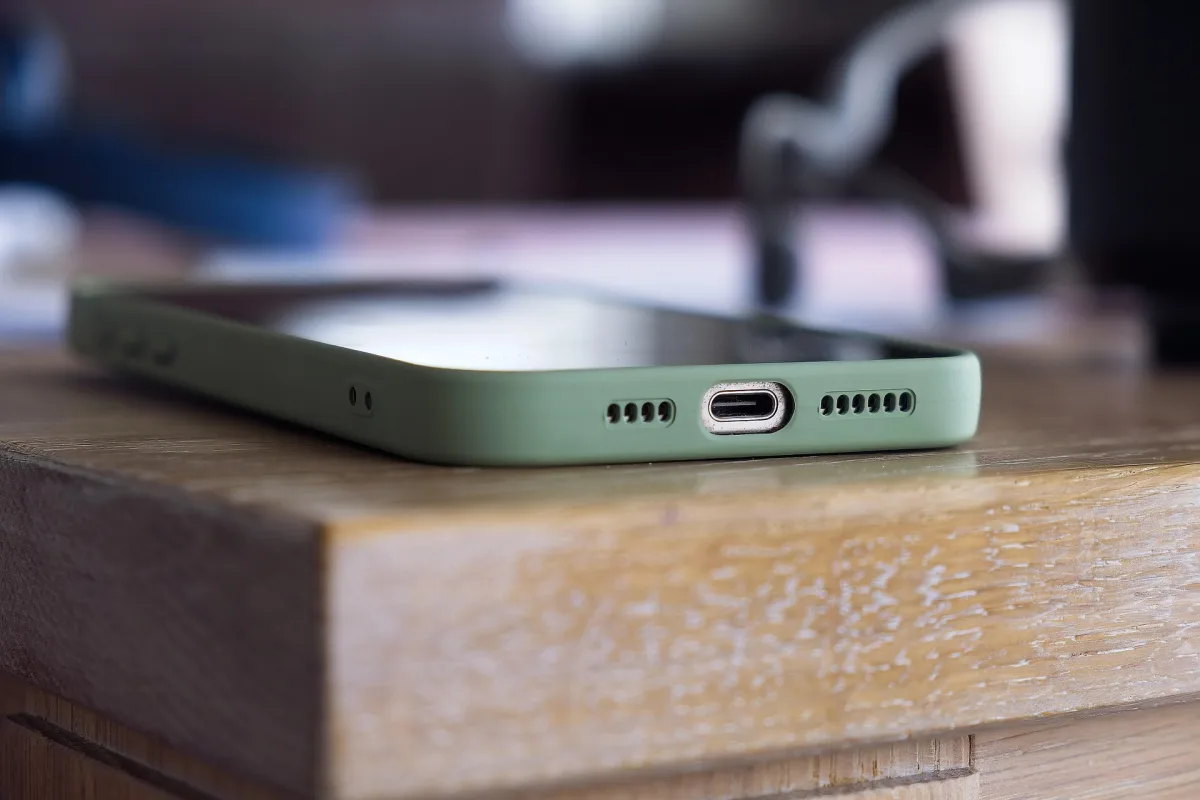 Zakaz smartfonów w szkołach. Ministerstwo otrzymało liczne opinie