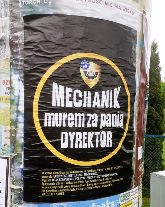 Społeczność „Mechanika” nie odpuszcza. W Radomsku pojawiły się plakaty w obronie dyrektor Grodzickiej