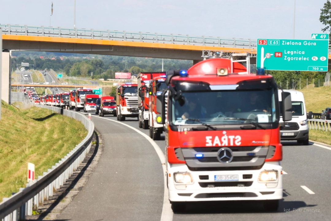 Moduły gaśnicze GFFFV Poland Państwowej Straży Pożarnej pomogą francuskim strażakom w walce z pożarami