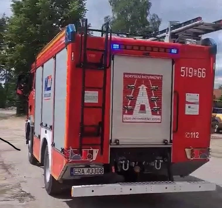 Strażacy z Gomunic jechali z agregatem do chorej osoby