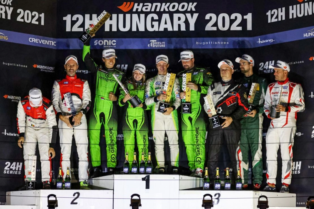 Trzecie miejsce Łukasza Stolarczyka w debiucie w wyścigach długodystansowych 24H Series