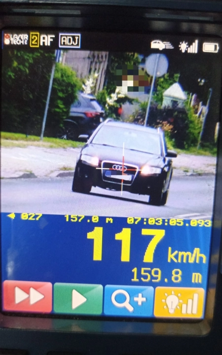 Kierowca pędził 117 km/h w zabudowanym. Policja nie miała litości