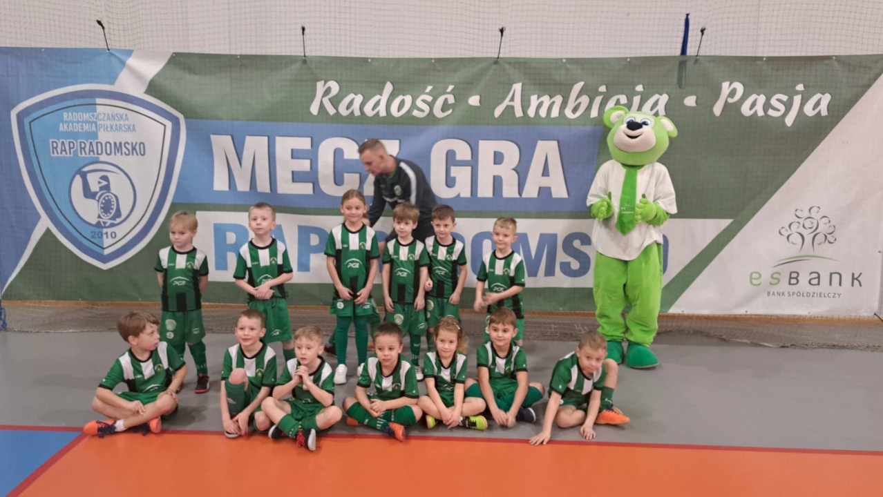 Piłkarskie emocje na mikołajkowym turnieju RAP Radomsko