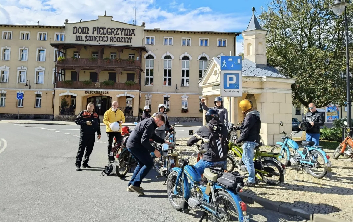 Komarem przez Polskę wraca na trasę. Kierunek Kołobrzeg