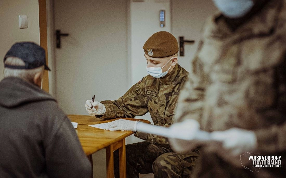 Wojsko pomaga przy zwalczaniu pandemii w szpitalu w Radomsku