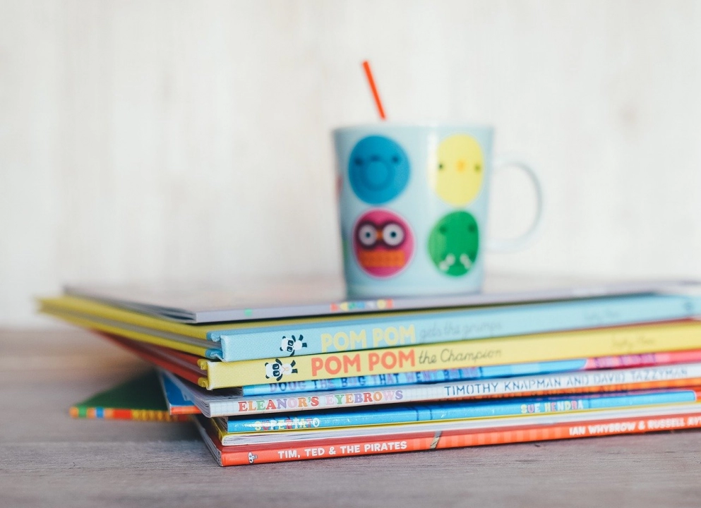 Jakie korzyści przynosi czytanie książek dzieciom?