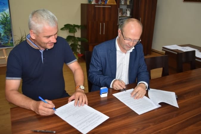 Podpisano umowę na remonty dróg na terenie gminy Kamieńsk
