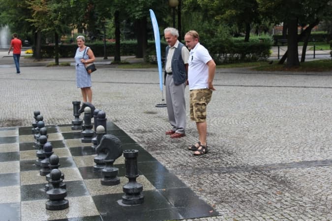  Miłośnikom szachów deszcz nie straszny