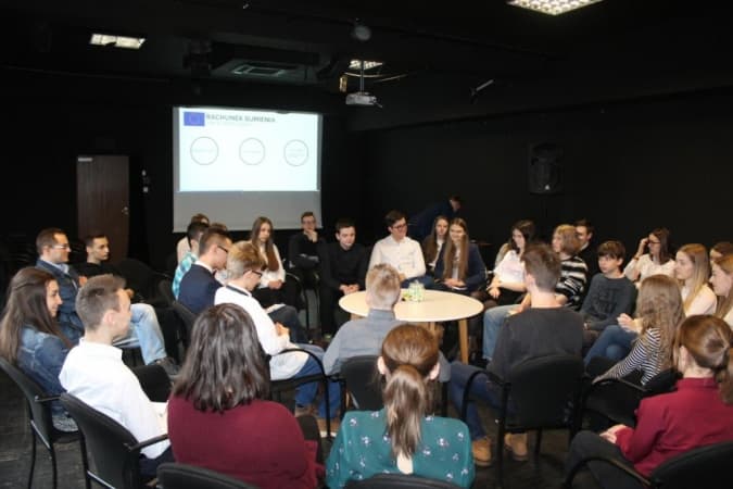 Młodzież debatowała o Unii Europejskiej