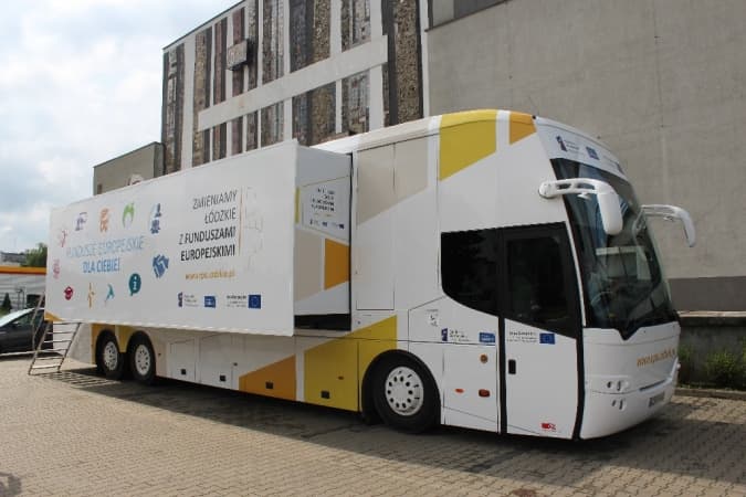 Mobilne Centrum Informacji o Funduszach Europejskich przyjechało do Radomska