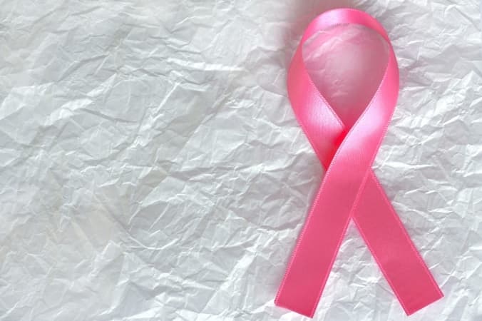 Październik miesiącem walki z rakiem piersi