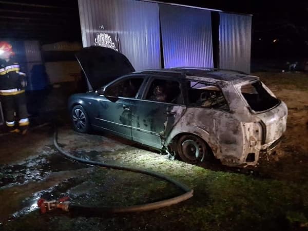 Pożar samochodu w gminie Przedbórz