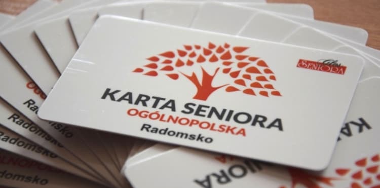 Seniorzy korzystają z Radomszczańskiej Edycji Ogólnopolskiej Karty Seniora