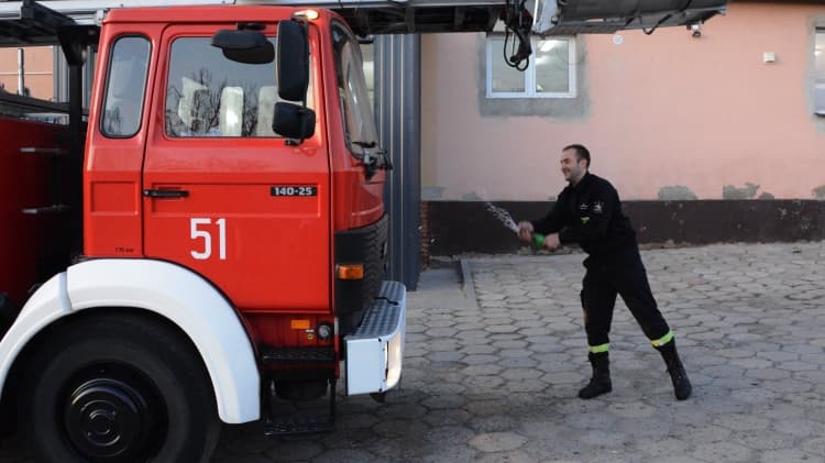 Strażacy z OSP Strzałków zyskali nowy wóz bojowy 