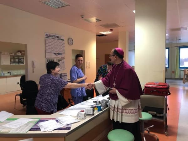 Wizyta ks. bp Andrzeja Przybylskiego w Światowy Dzień Chorego w szpitalu w Radomsku