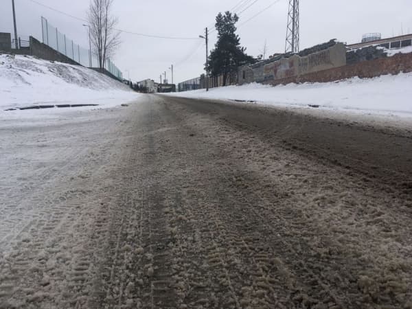 Zimowe utrzymaniu dróg powiatowych coraz droższe