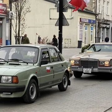 Zabytkowe pojazdy przejechały ulicami Radomska