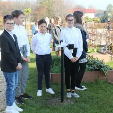 Ekopracownia pod chmurką w PSP nr 9 w Radomsku już działa