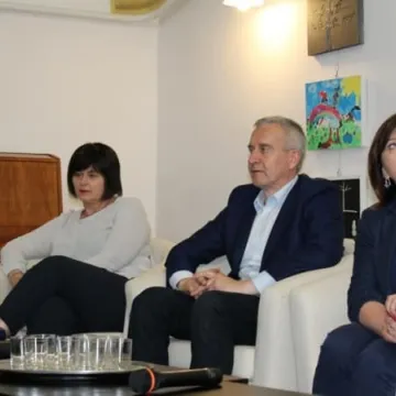 O programie partii z posłami PO