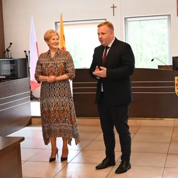 Zawodowe awanse nauczycieli powiatowych szkół