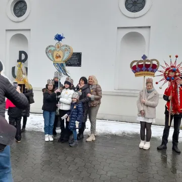 Orszak Trzech Króli 2025 w Radomsku. „Kłaniajcie się królowie!”