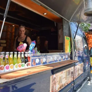 Food trucki opanowały plac 3 Maja